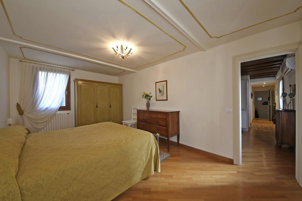 Appartamenti Inside Palazzo Foscarini Venedik Dış mekan fotoğraf