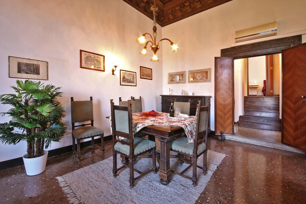 Appartamenti Inside Palazzo Foscarini Venedik Dış mekan fotoğraf