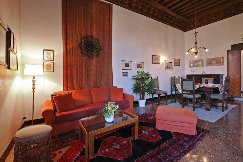 Appartamenti Inside Palazzo Foscarini Venedik Dış mekan fotoğraf