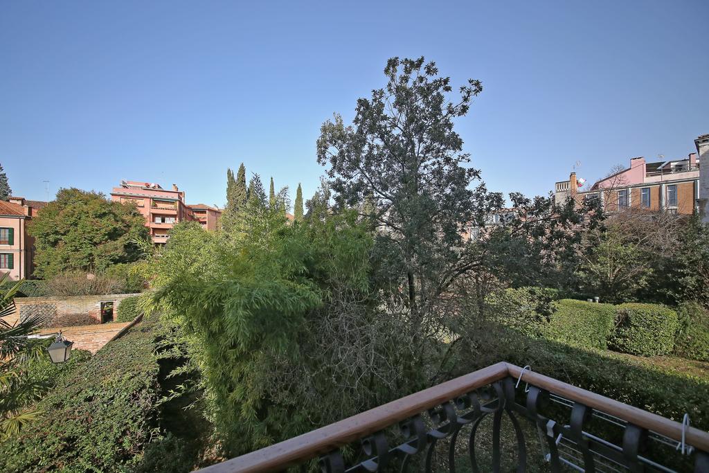 Appartamenti Inside Palazzo Foscarini Venedik Dış mekan fotoğraf